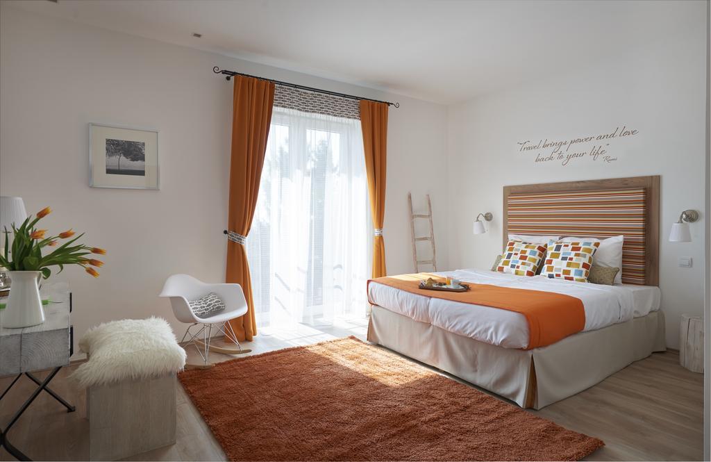 Villa Millennium Balatonalmadi Room photo